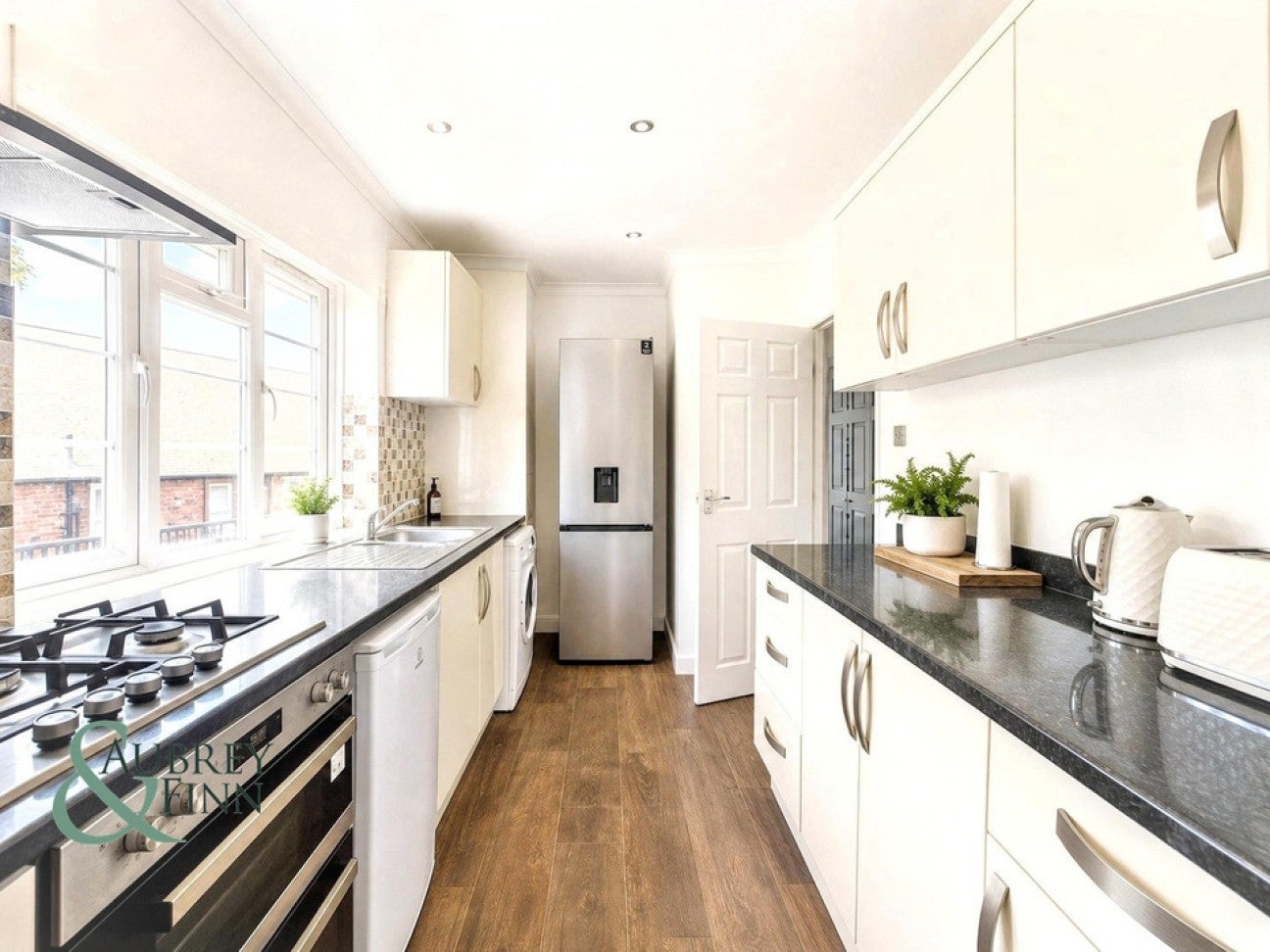 Flat Gloucester Drive in Greater London