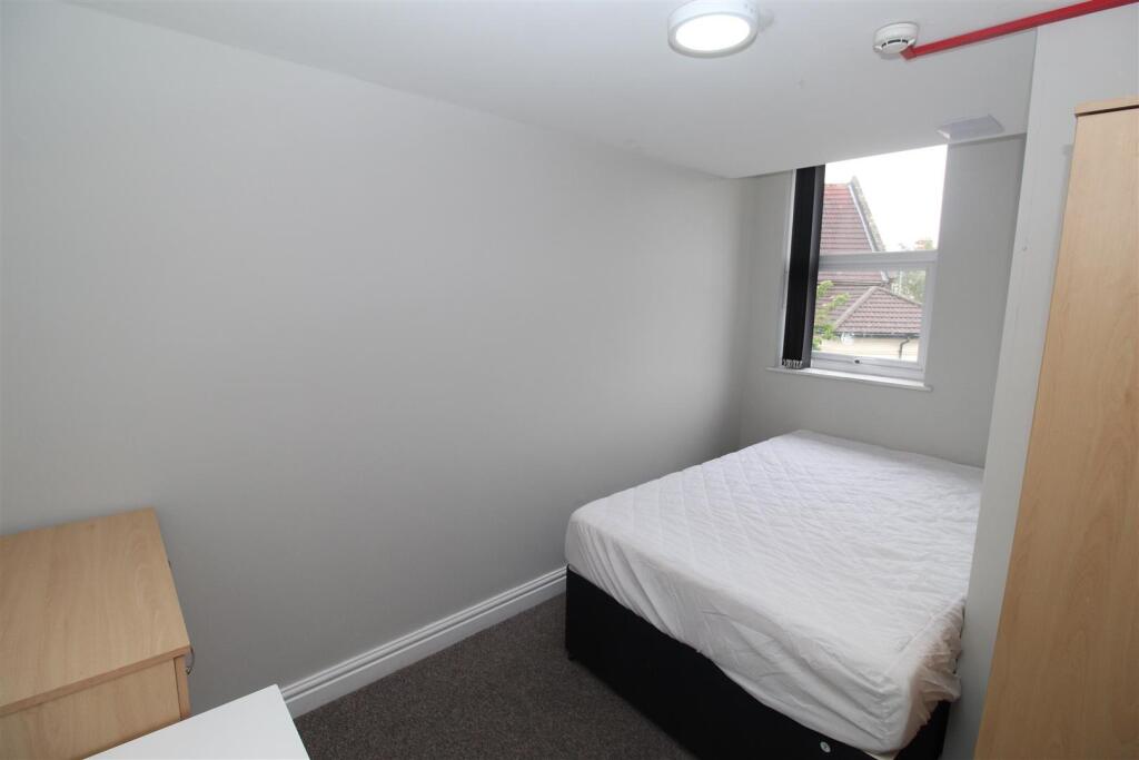 Room Rhymney Terrace in Cardiff