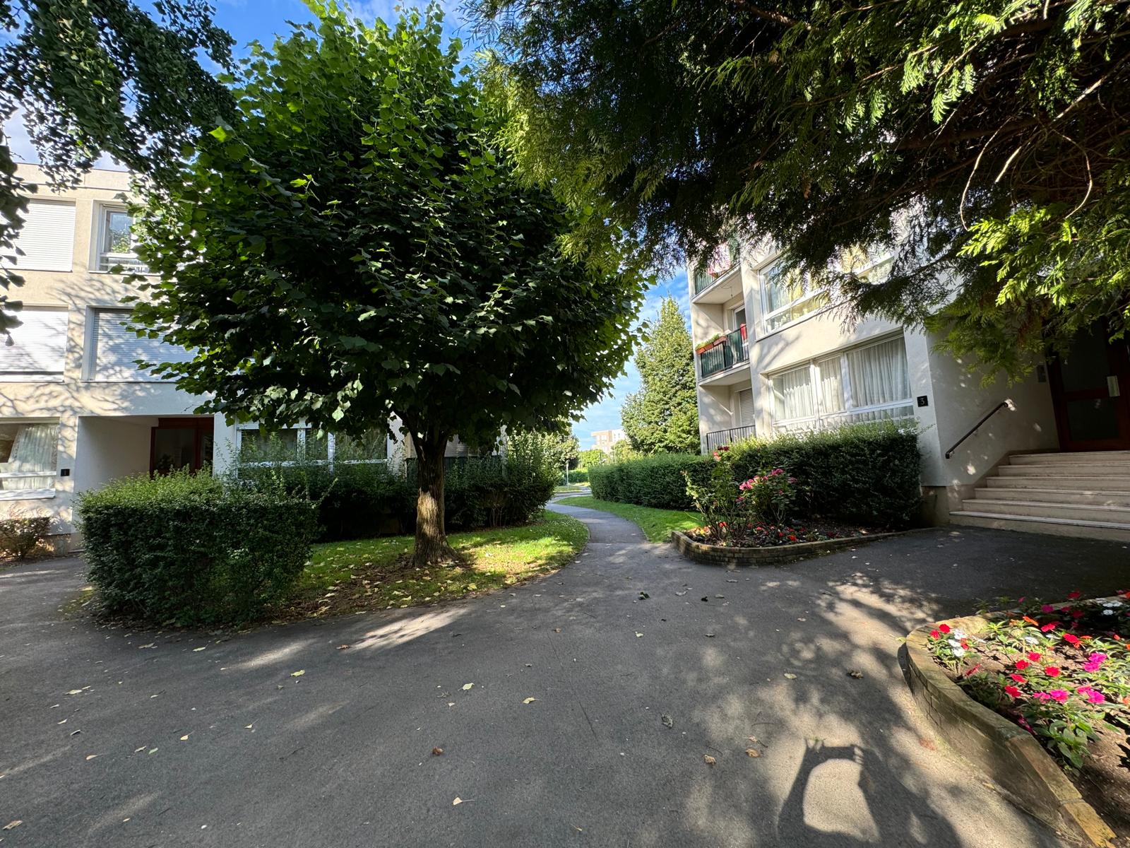 Chambre Boulevard des Coquibus à Évry