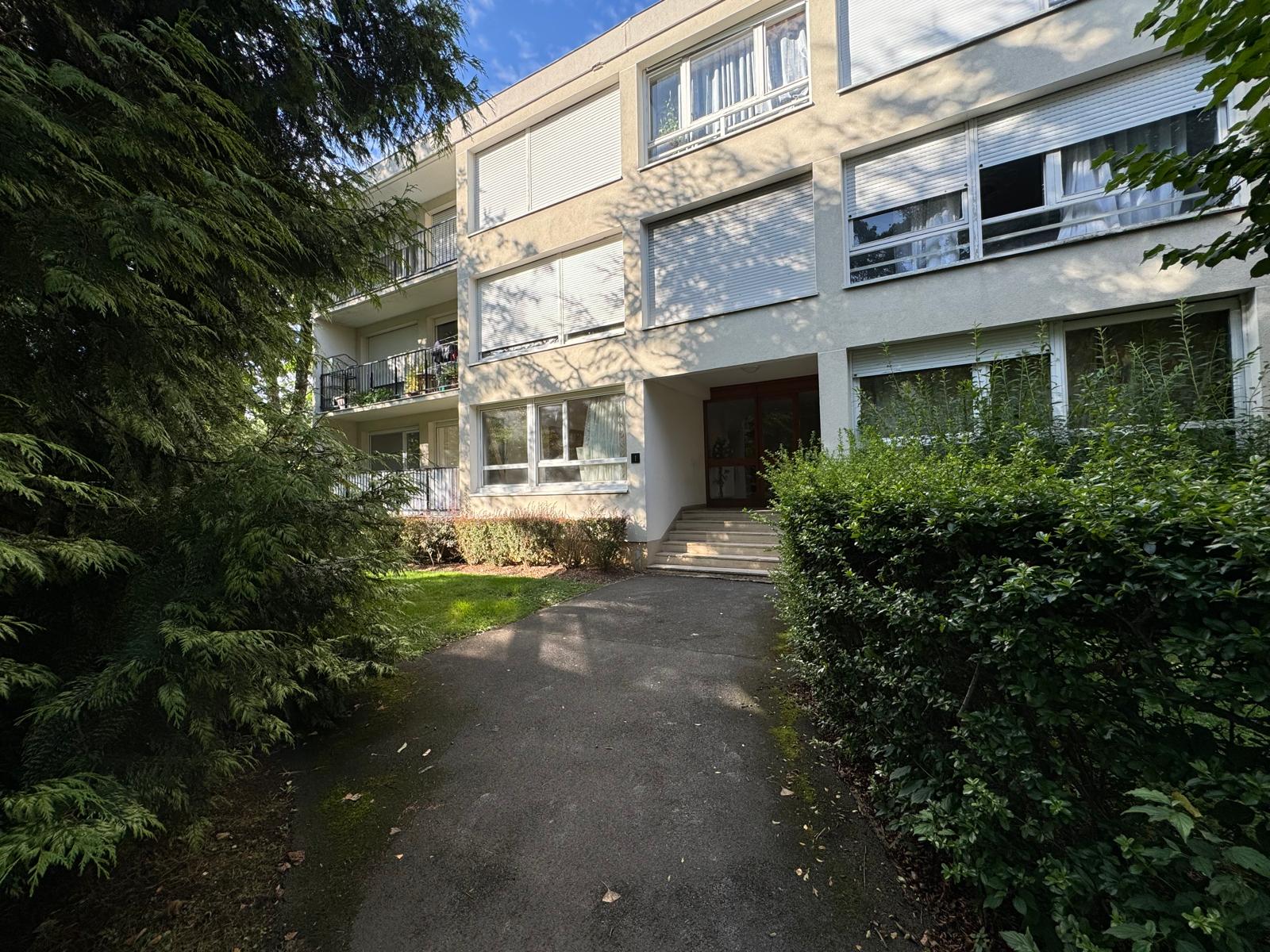 Chambre Boulevard des Coquibus à Évry