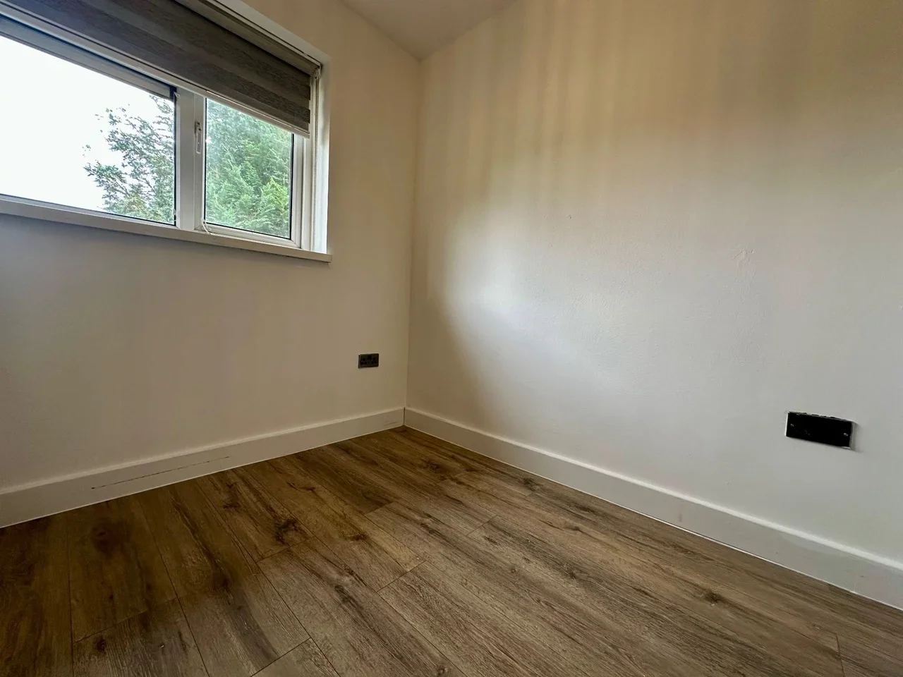 Flat Denton Road in Greater London