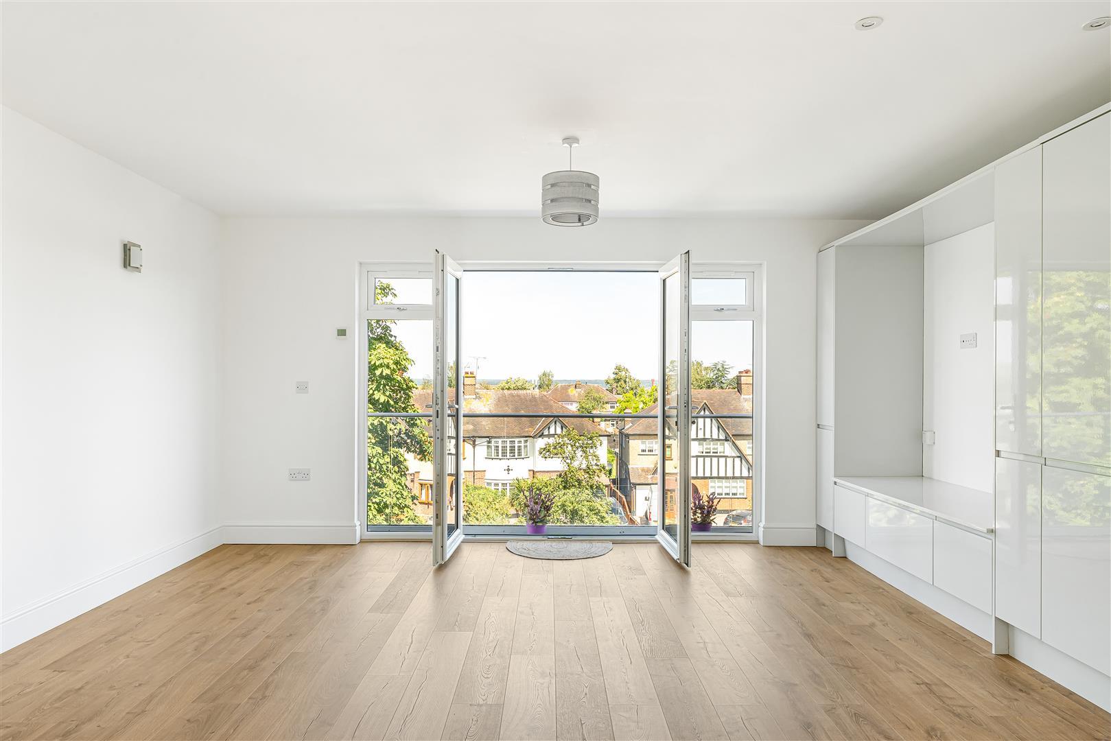 Flat The Ridgeway in Greater London