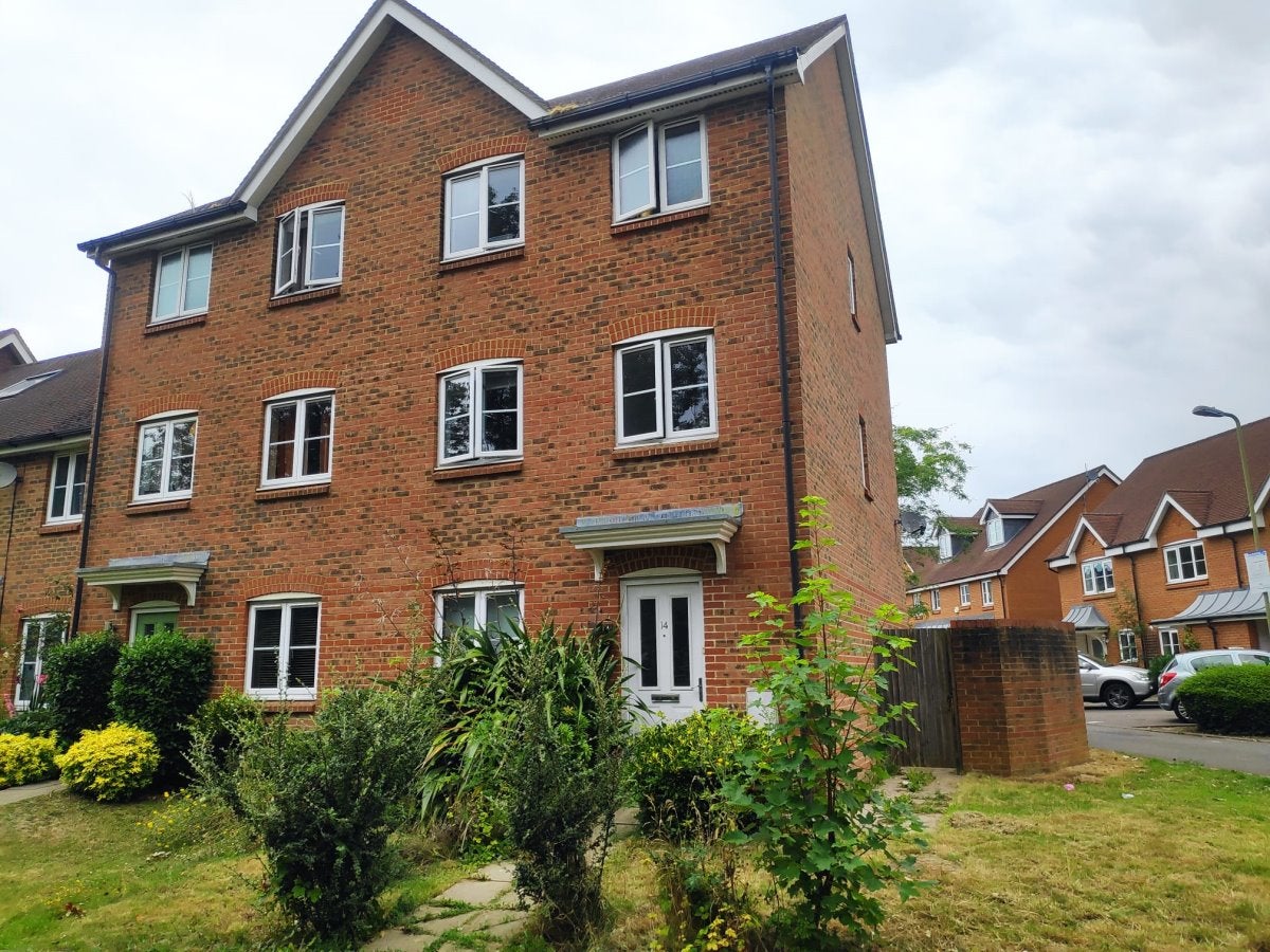 House Kingsfield Way in Reigate and Banstead