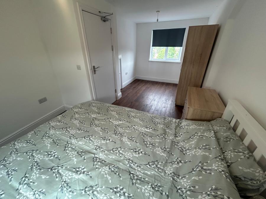 Room Derwent Road in East Staffordshire