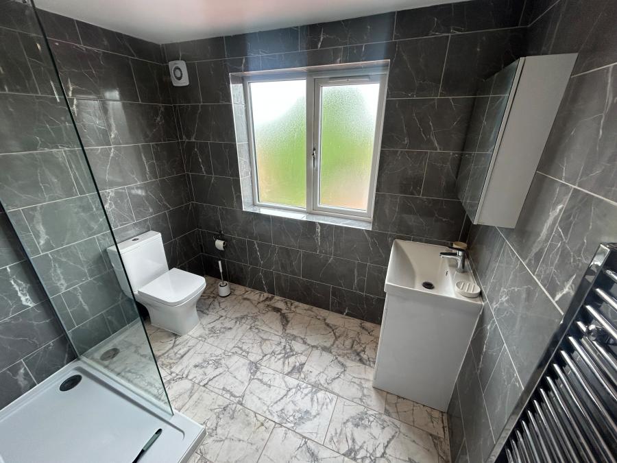 Room Derwent Road in East Staffordshire