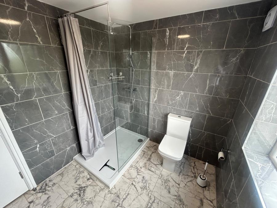 Room Derwent Road in East Staffordshire