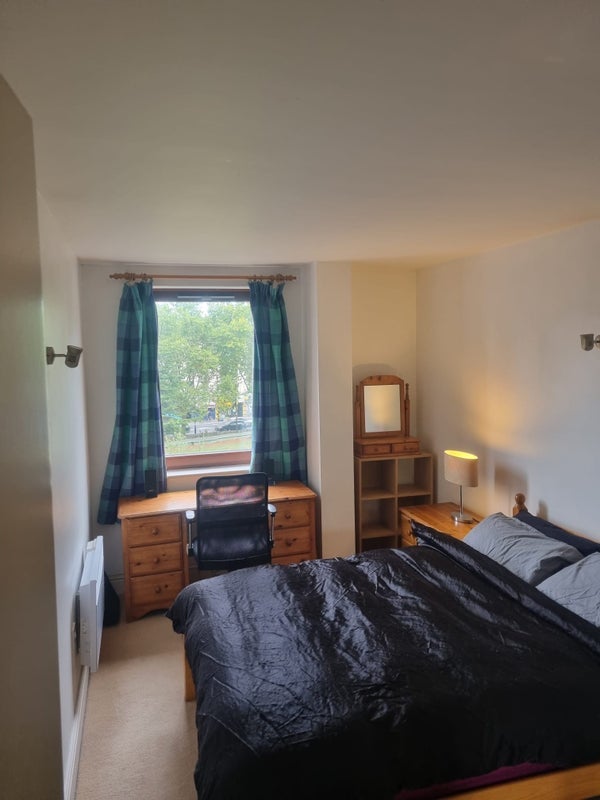 Room Adler Street in Greater London