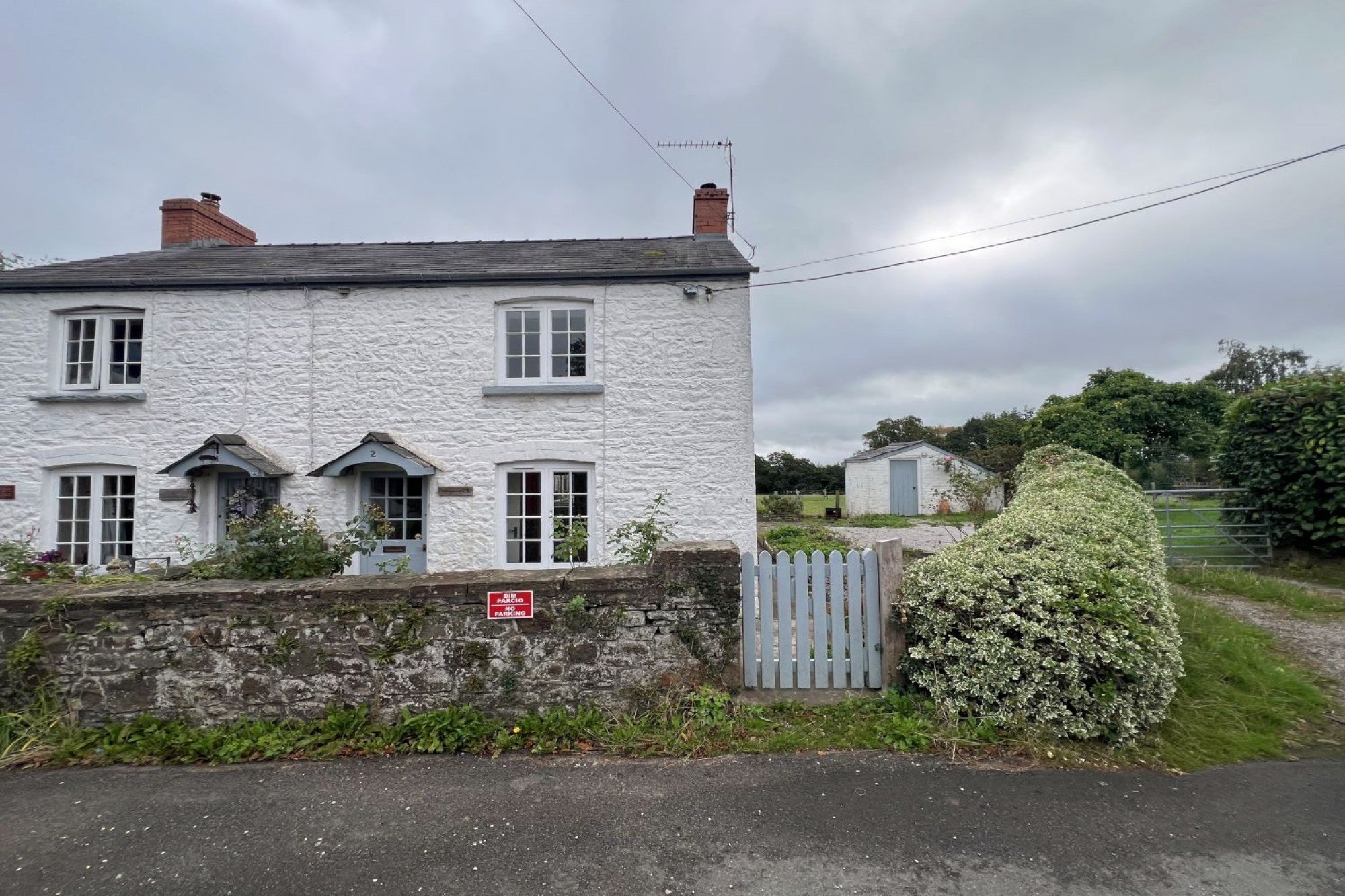 House Old Abergavenny Road in Mamhilad
