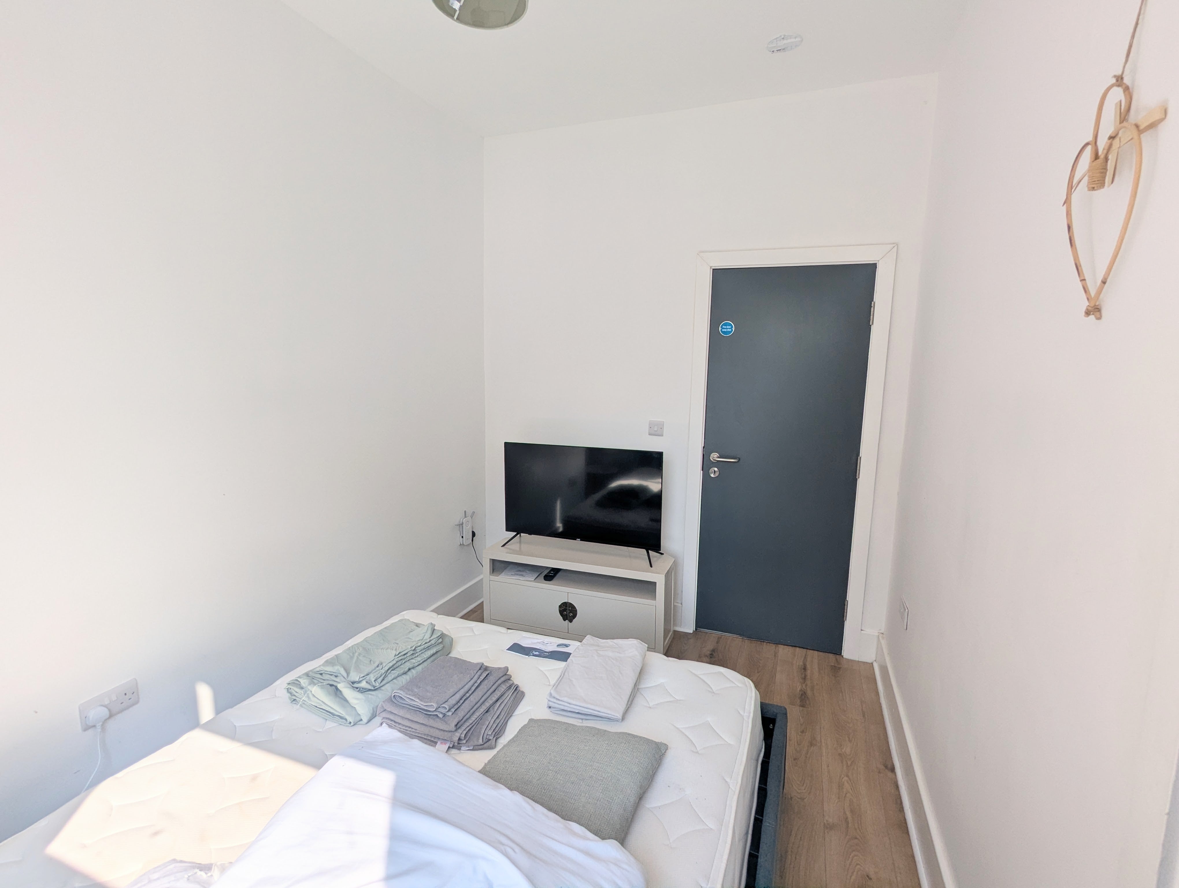Room Cobden Court in Darlington