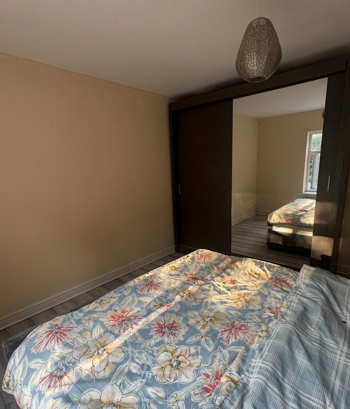 Room Fairholme Road in Manchester