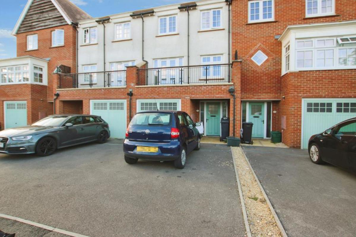 House Great Clover Leaze in Stoke Gifford