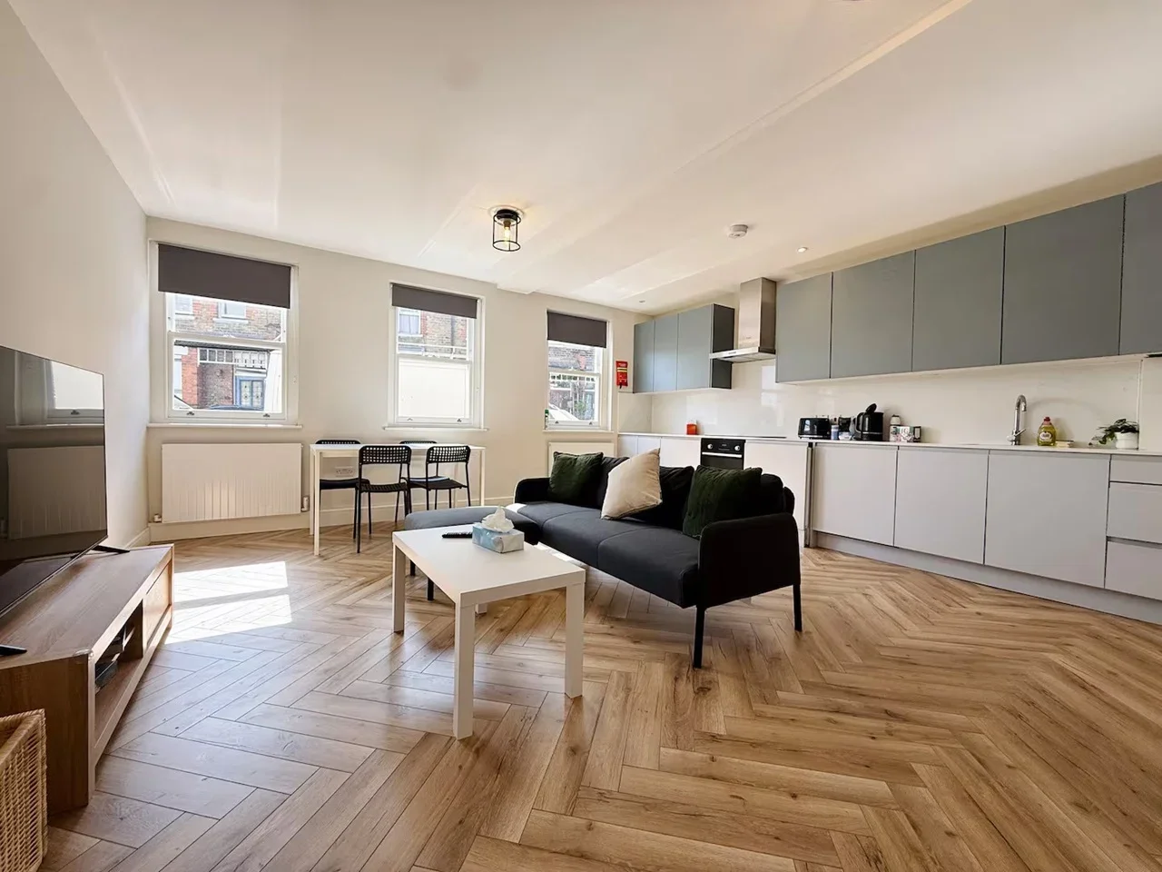 Flat Sun Lane in Greater London