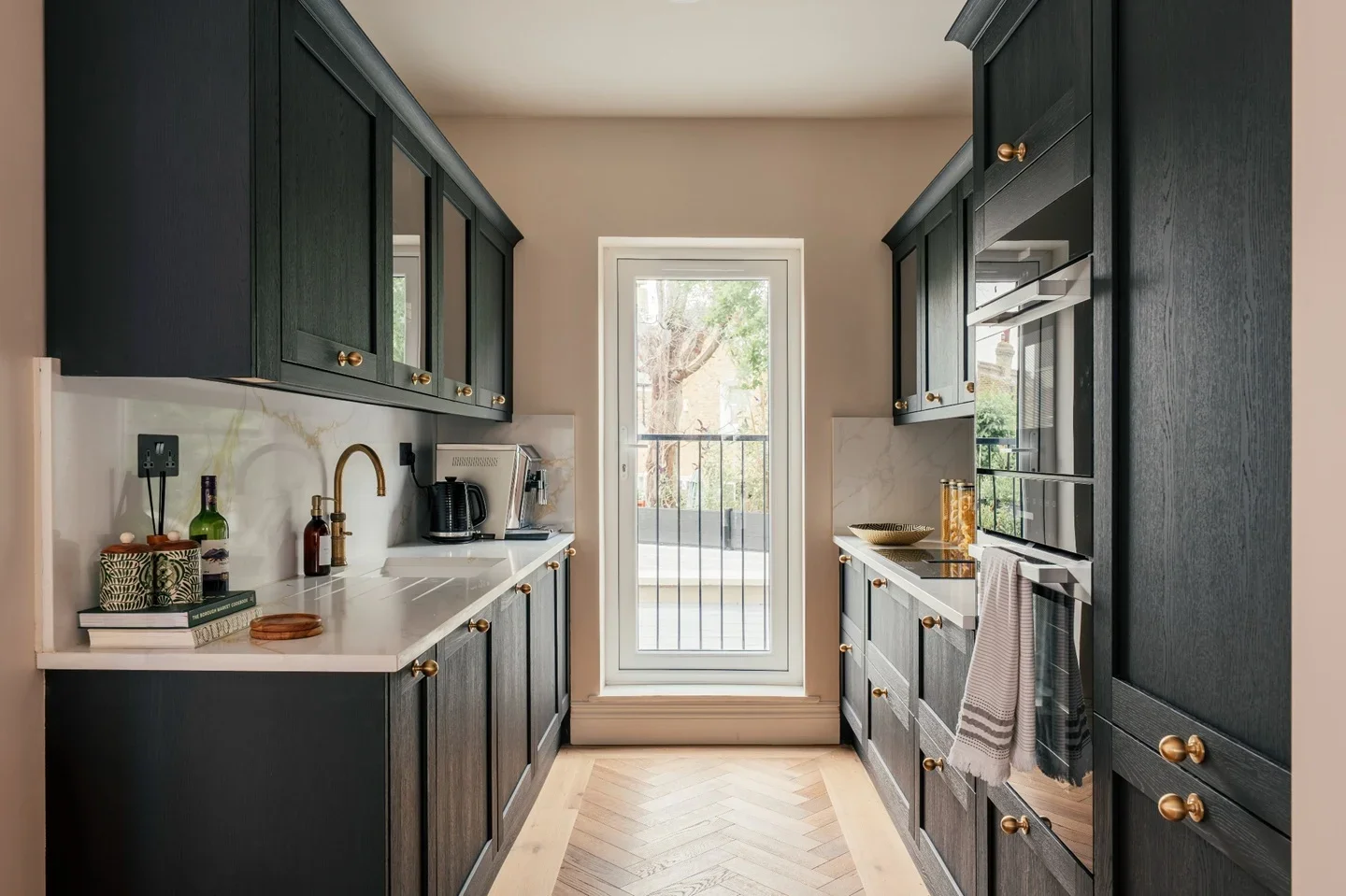 Flat Dawes Road in Greater London