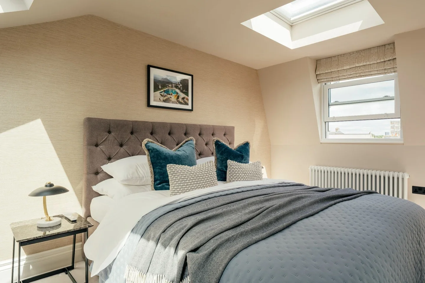 Flat Dawes Road in Greater London