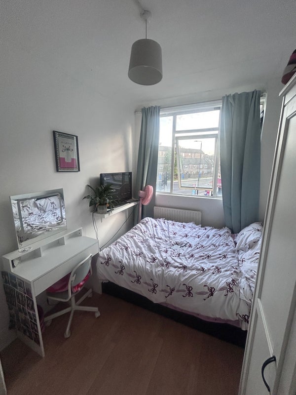 Room Battersea High Street in Greater London