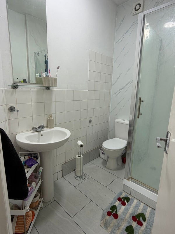 Room Battersea High Street in Greater London