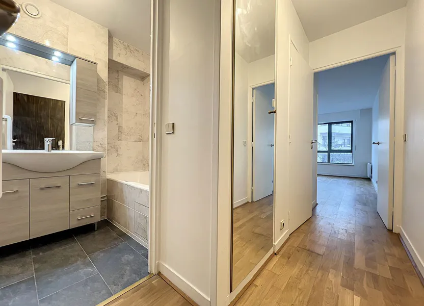 Flat Avenue Naast in Joinville-le-Pont