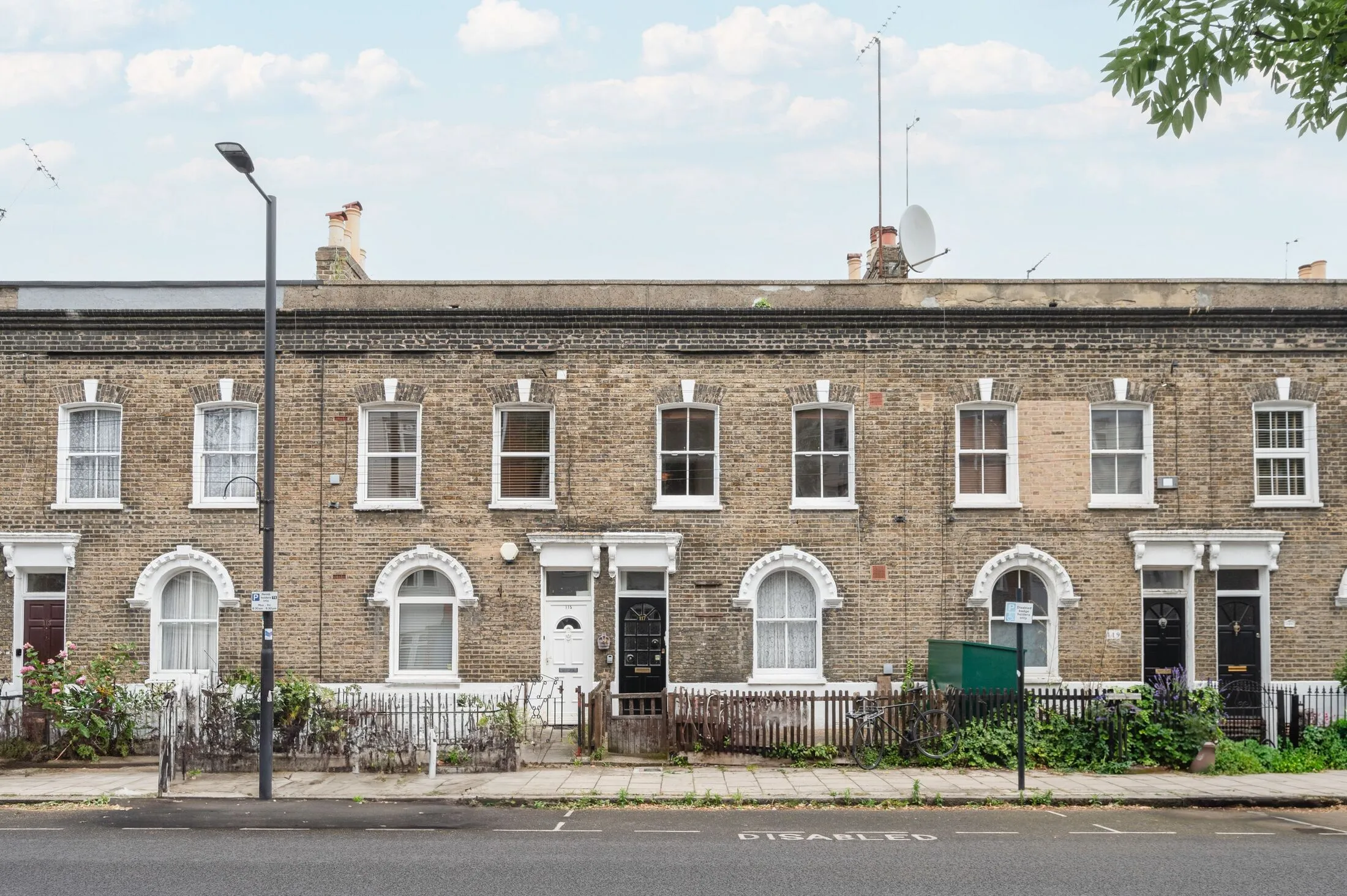 Flat Lynton Road in Greater London