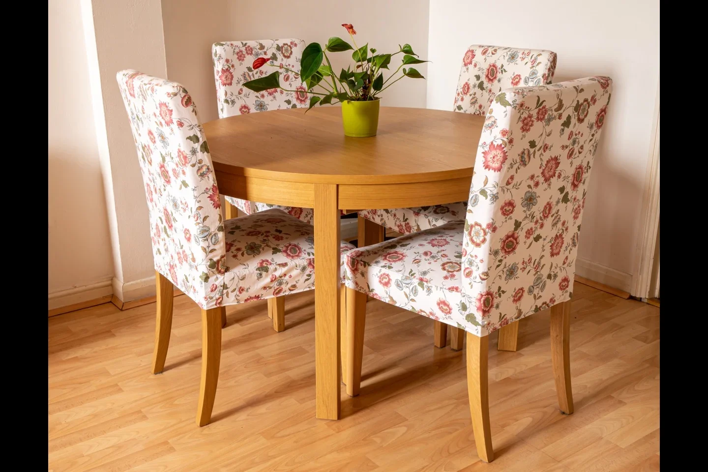 Flat Fairfield Road in Greater London