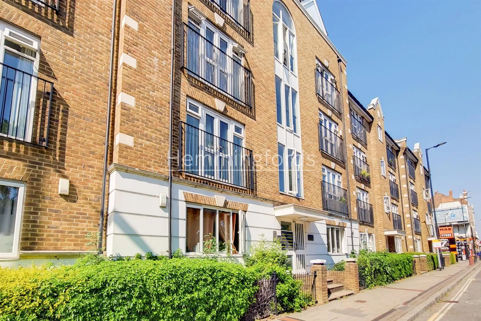 Flat Albany Road in Greater London