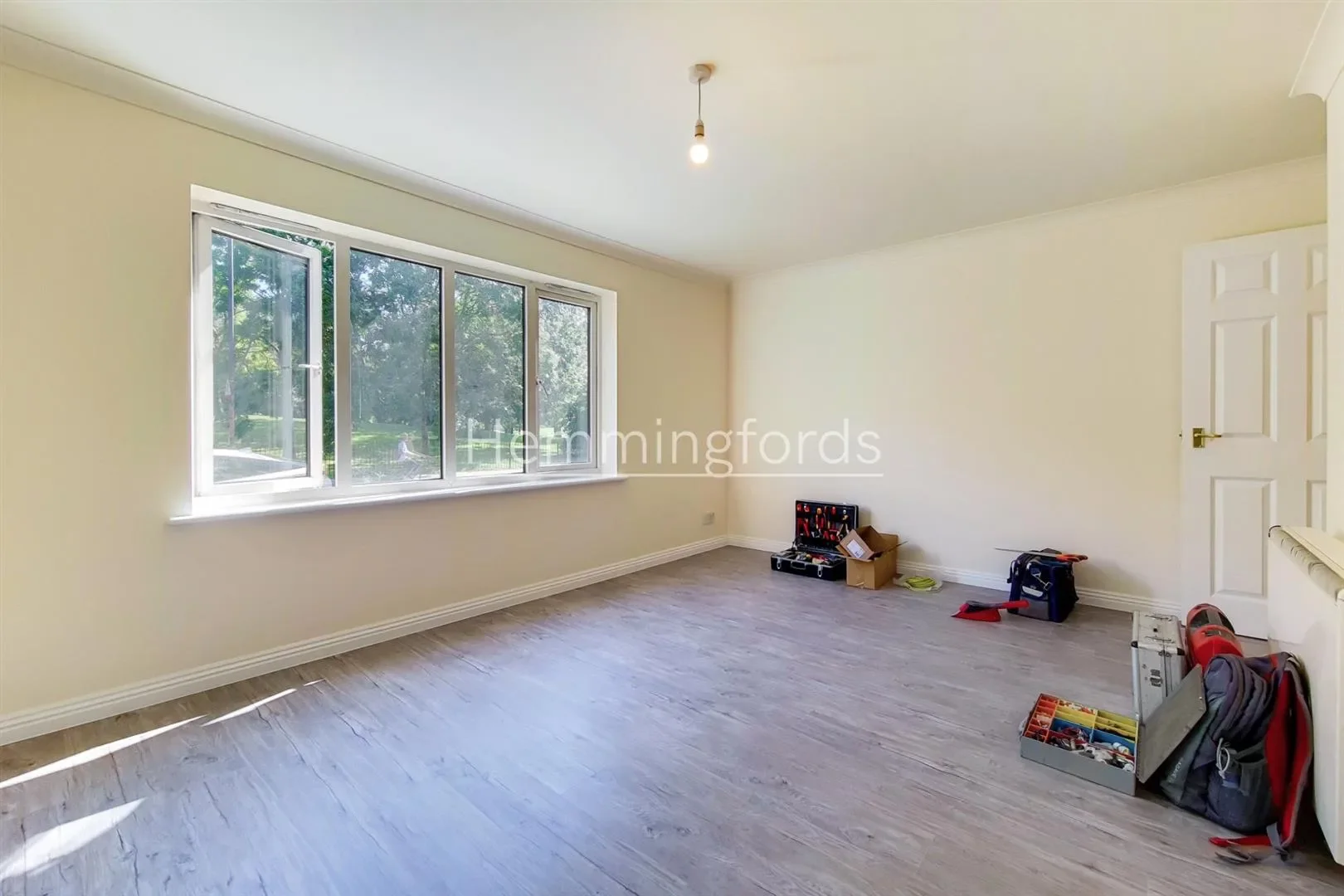 Flat Albany Road in Greater London