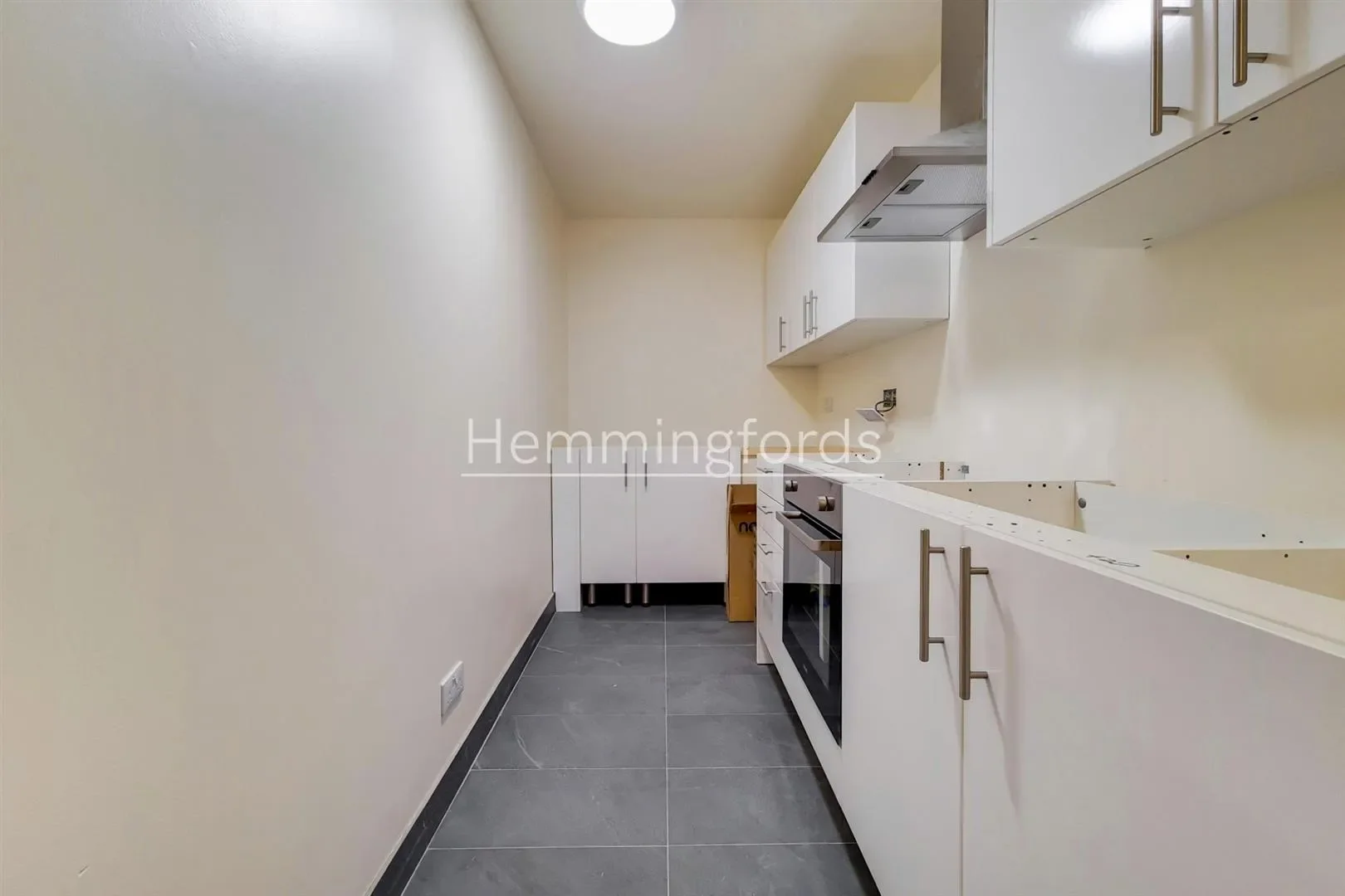 Flat Albany Road in Greater London