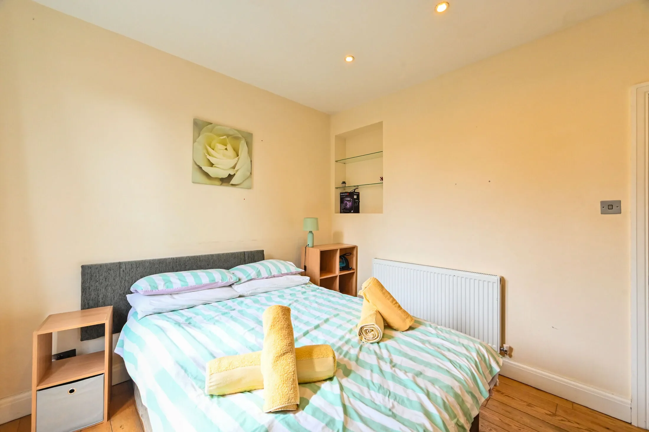 Flat Westbourne Road in Greater London