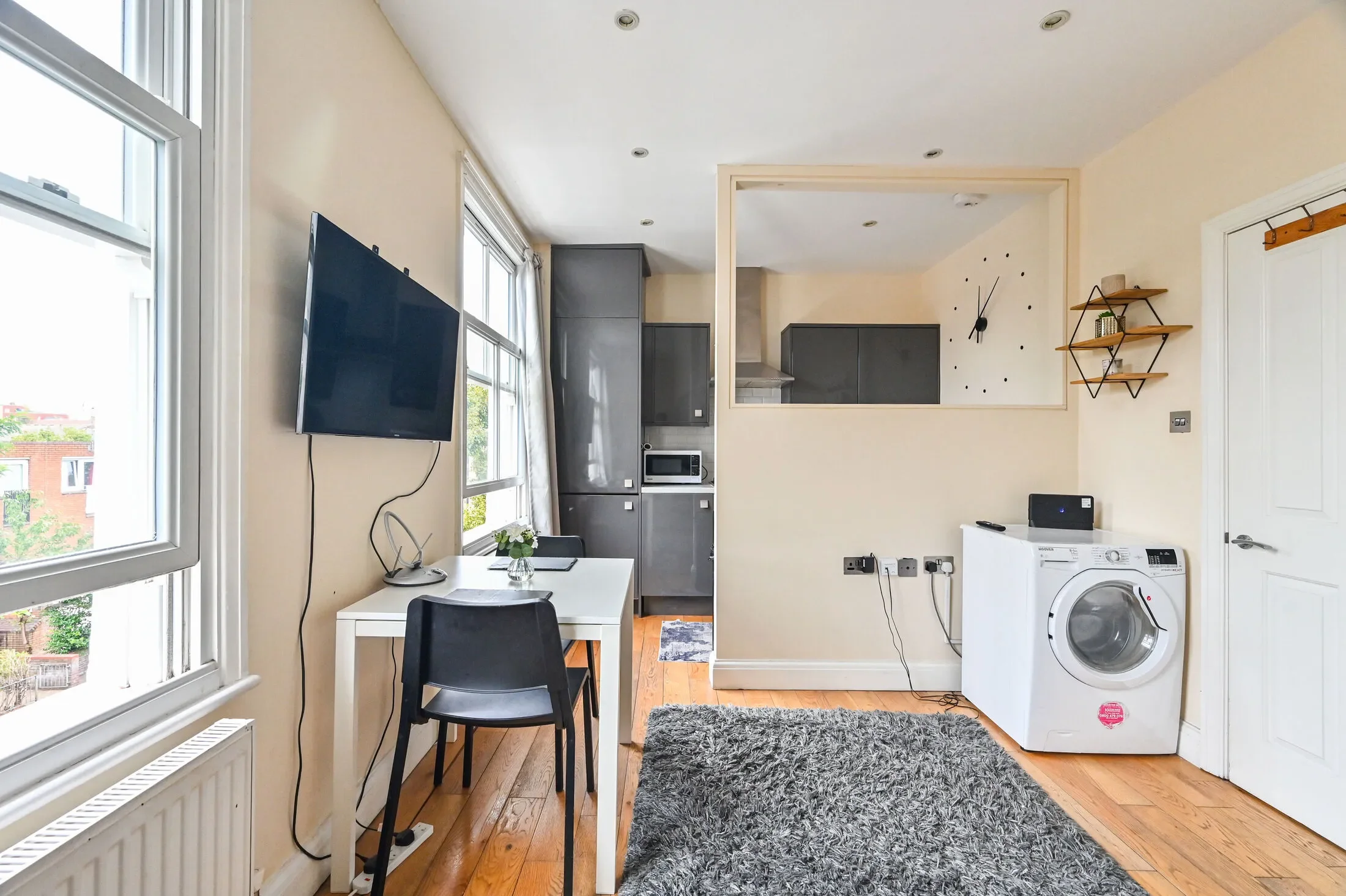 Flat Westbourne Road in Greater London