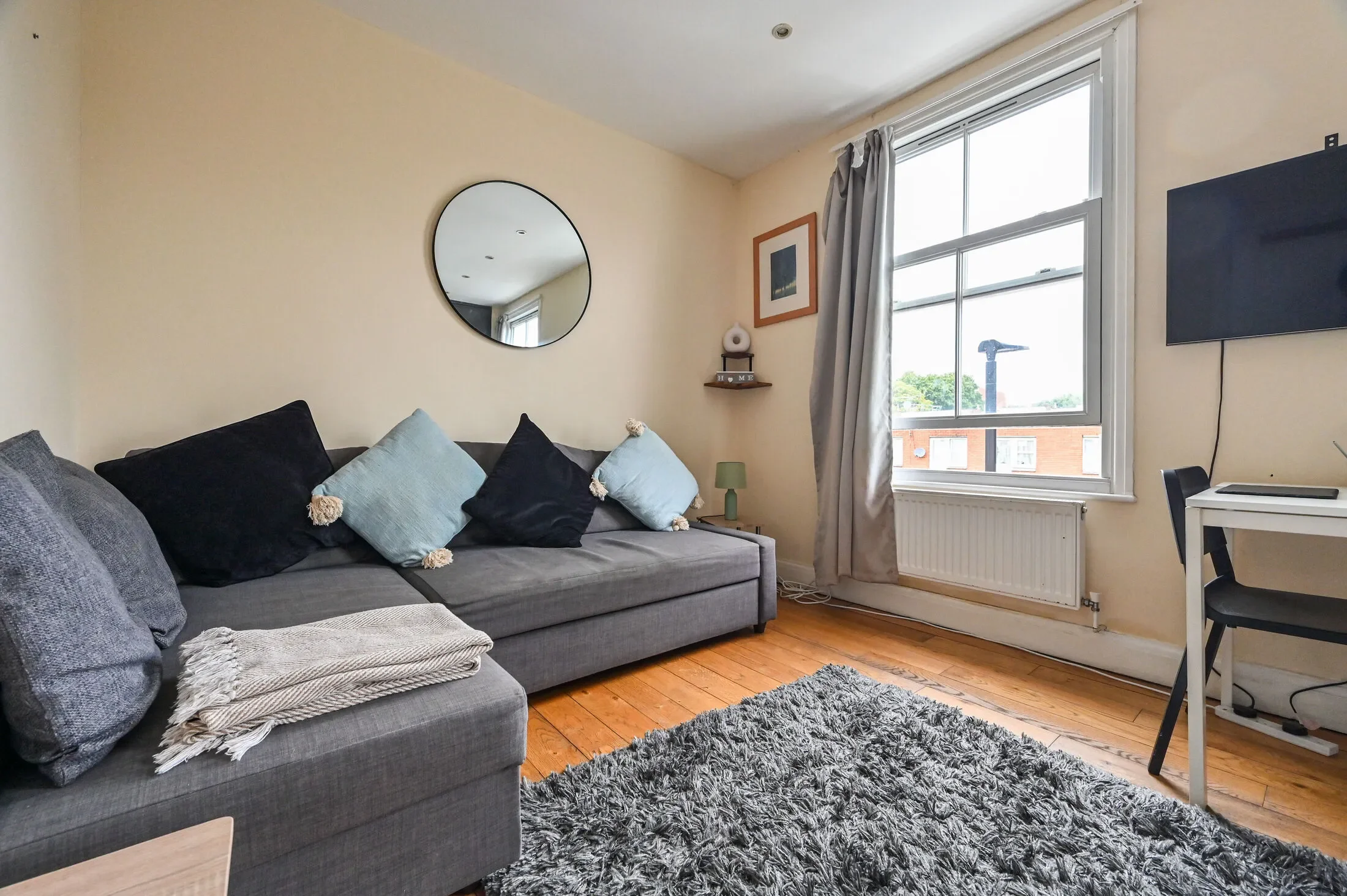 Flat Westbourne Road in Greater London
