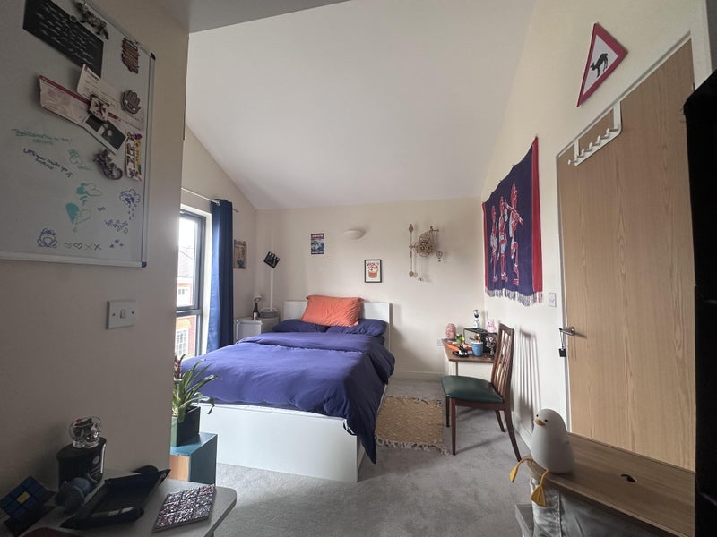 Room Jack Dimmer Close in Greater London