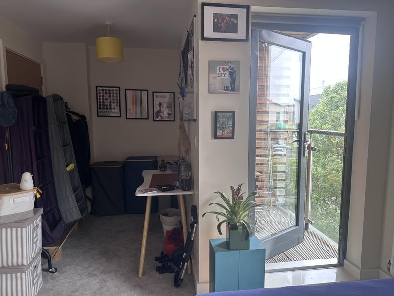 Room Jack Dimmer Close in Greater London