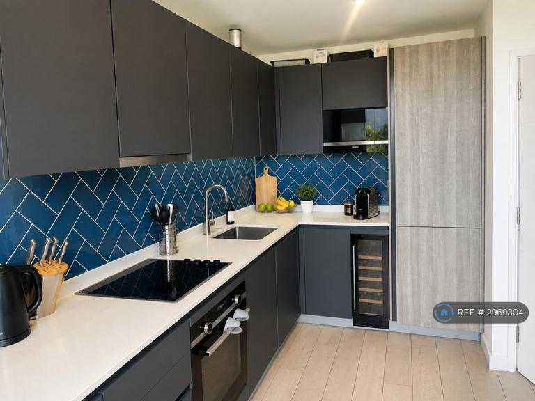 Room Cremer Street in Greater London