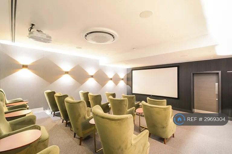 Room Cremer Street in Greater London