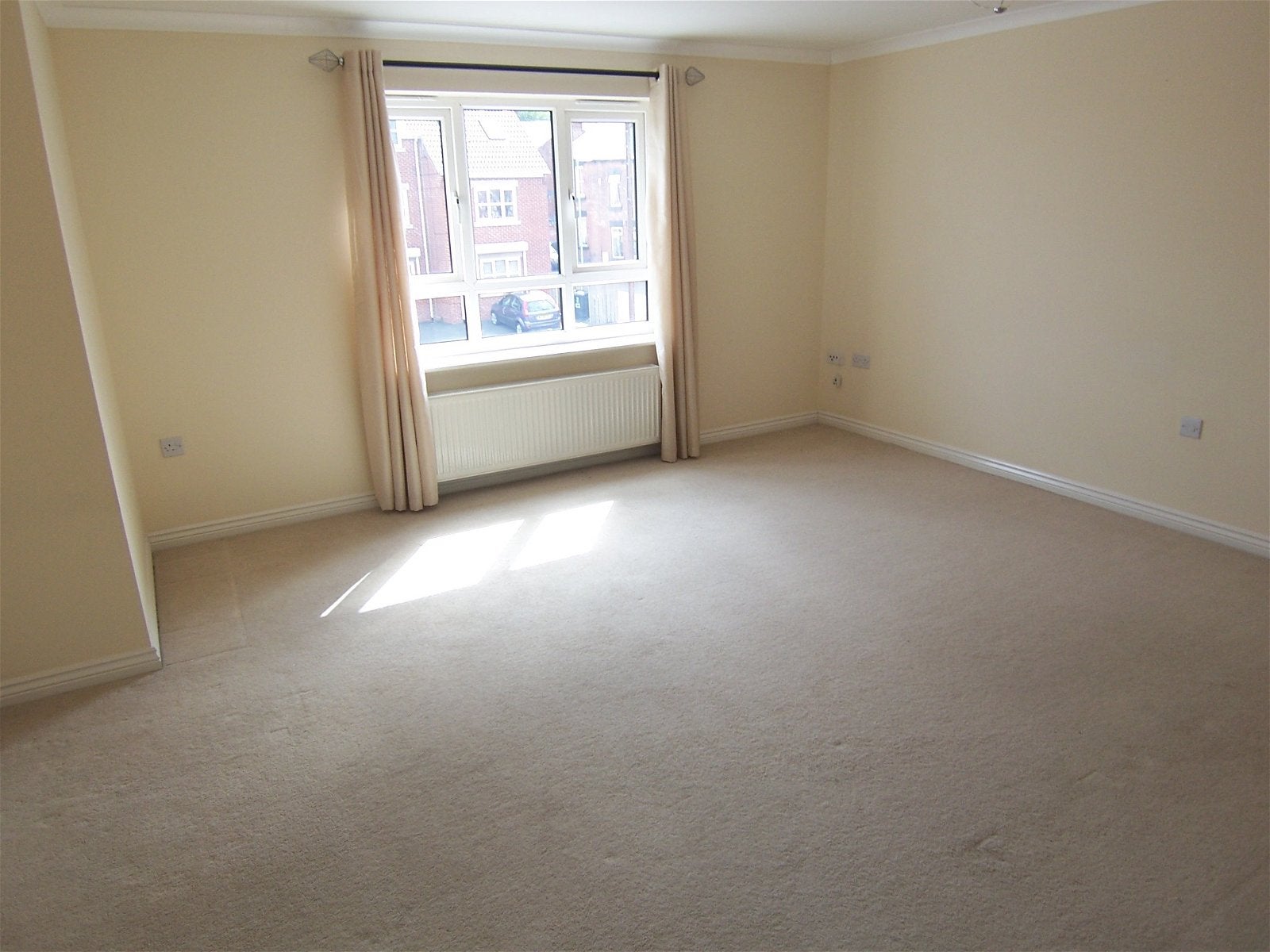 Flat Novara Close in Barnsley