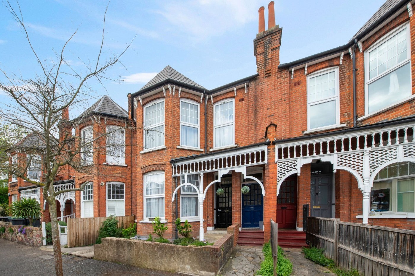 Flat Hillfield Park in Greater London