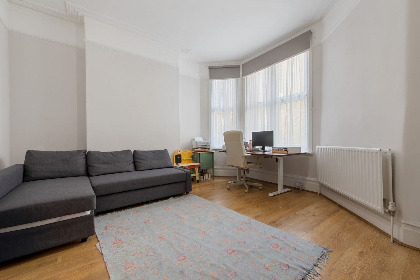 Flat Hillfield Park in Greater London