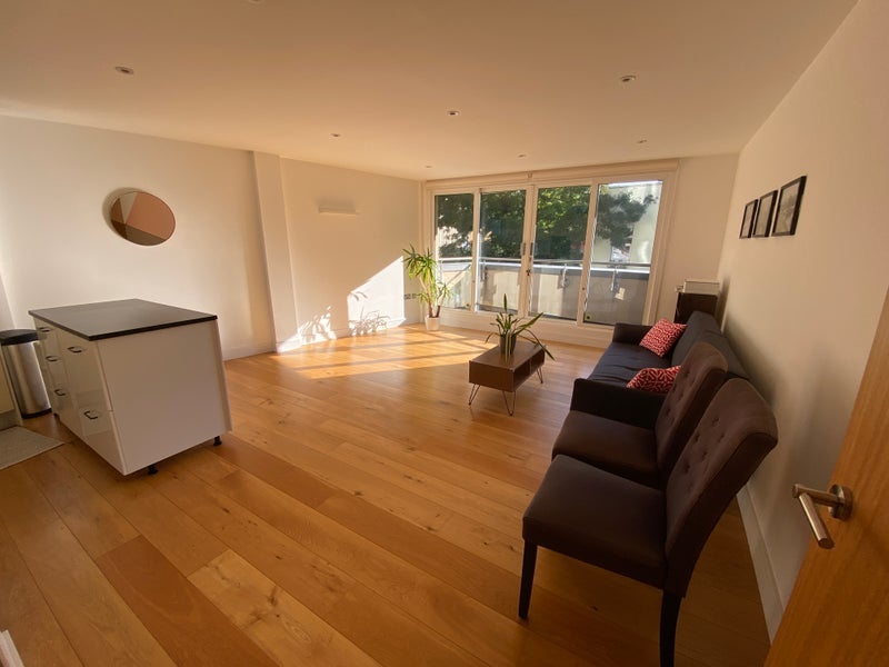 Flat Cavell Street in Greater London