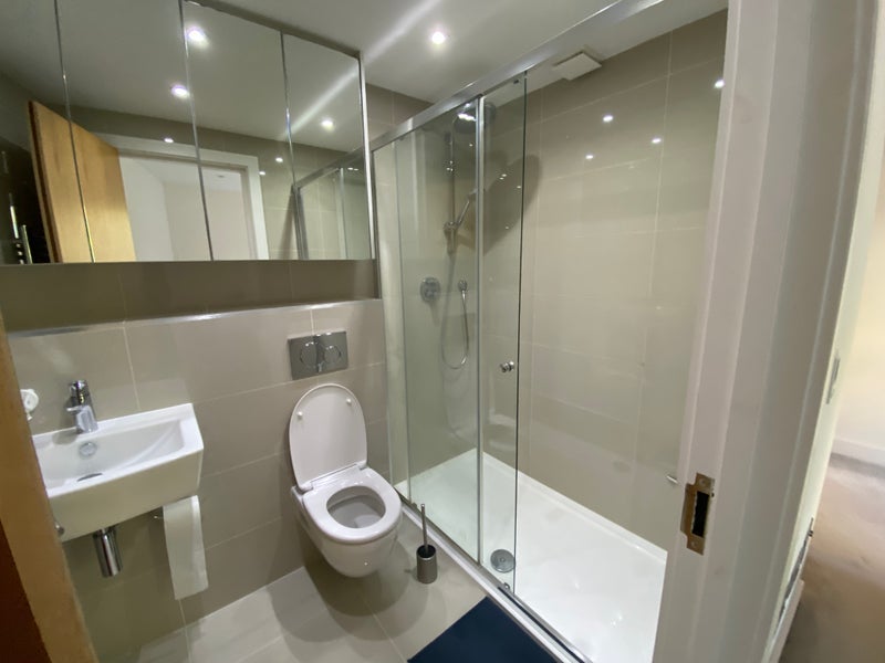 Flat Cavell Street in Greater London