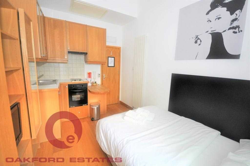 Flat Cartwright Gardens in Greater London