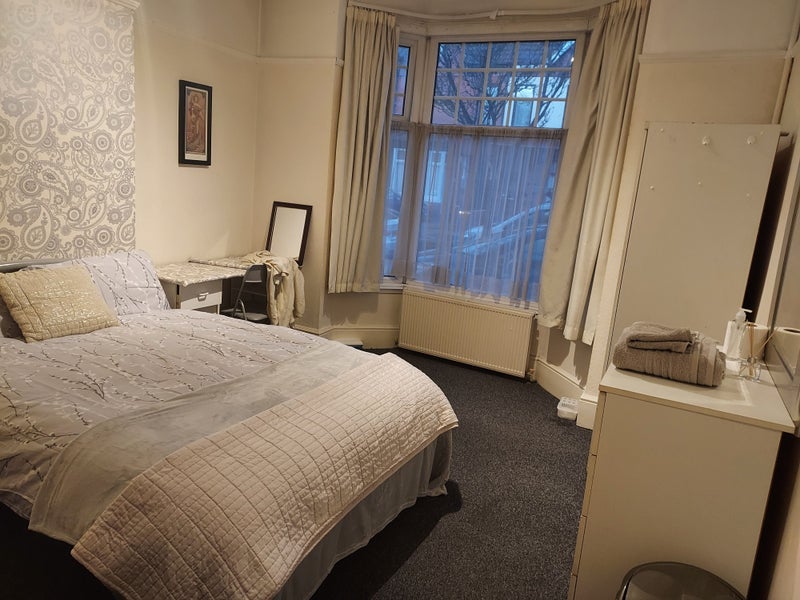 Room Botteville Road in Birmingham
