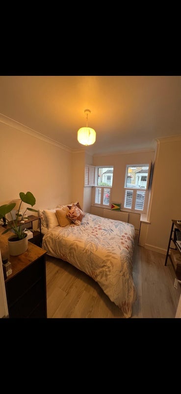 Room Hereward Road in Greater London