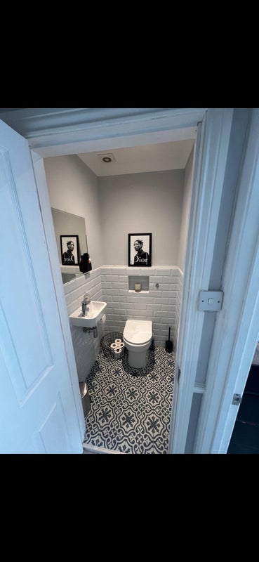 Room Hereward Road in Greater London