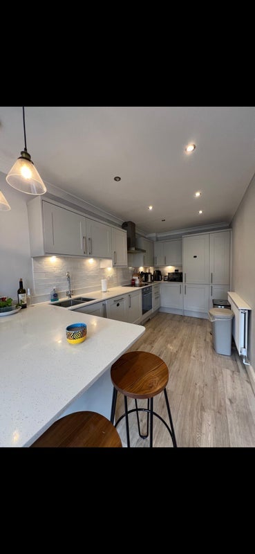 Room Hereward Road in Greater London