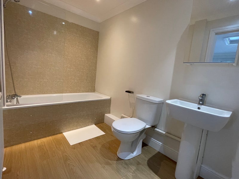Room Camden Road in Greater London