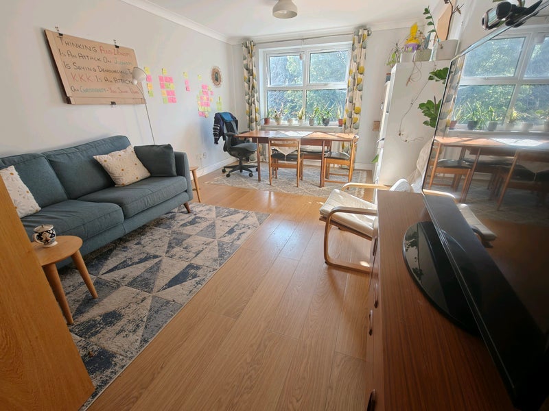 Room McDowall Road in Greater London