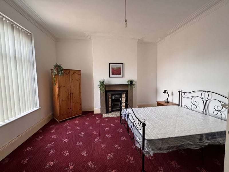 Room Beech Grove Road in Newcastle upon Tyne