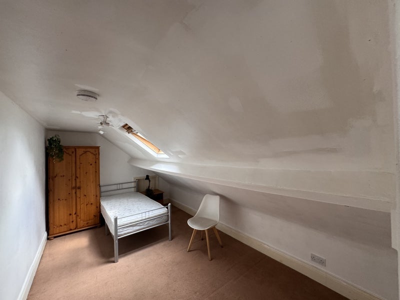 Room Beech Grove Road in Newcastle upon Tyne