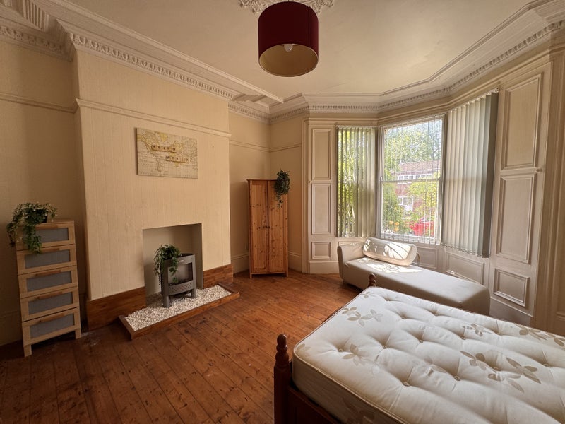 Room Beech Grove Road in Newcastle upon Tyne