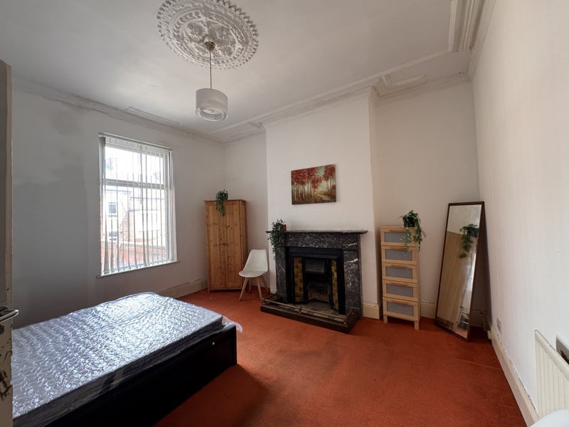 Room Beech Grove Road in Newcastle upon Tyne
