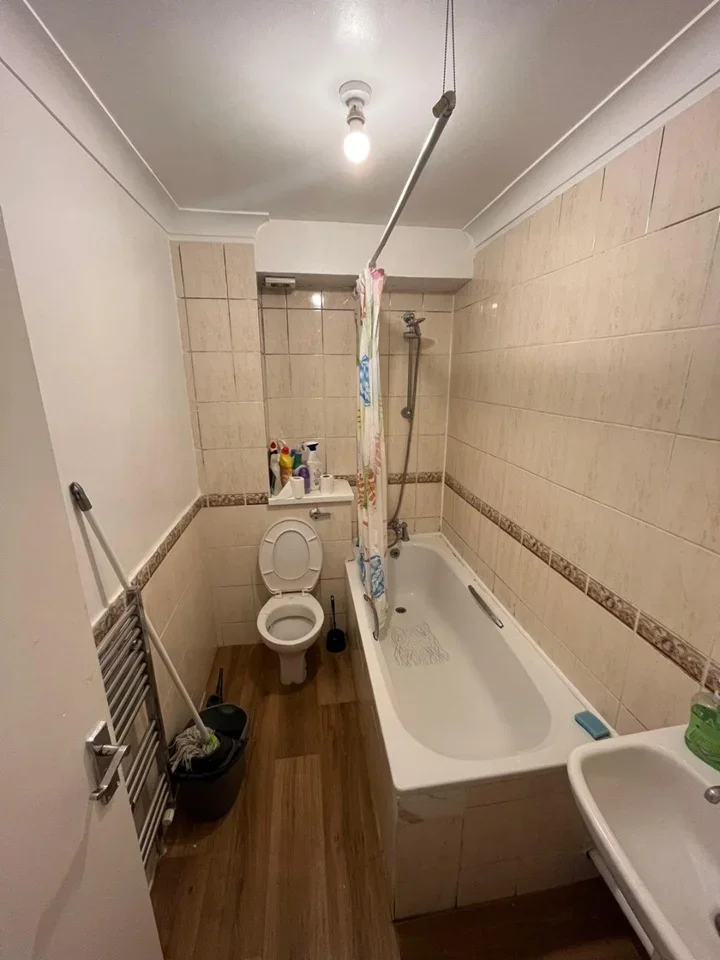 Room Finsbury Park Avenue in Greater London